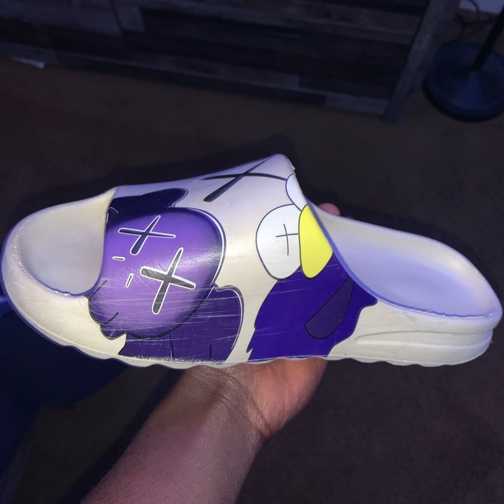 Size 9 Slides